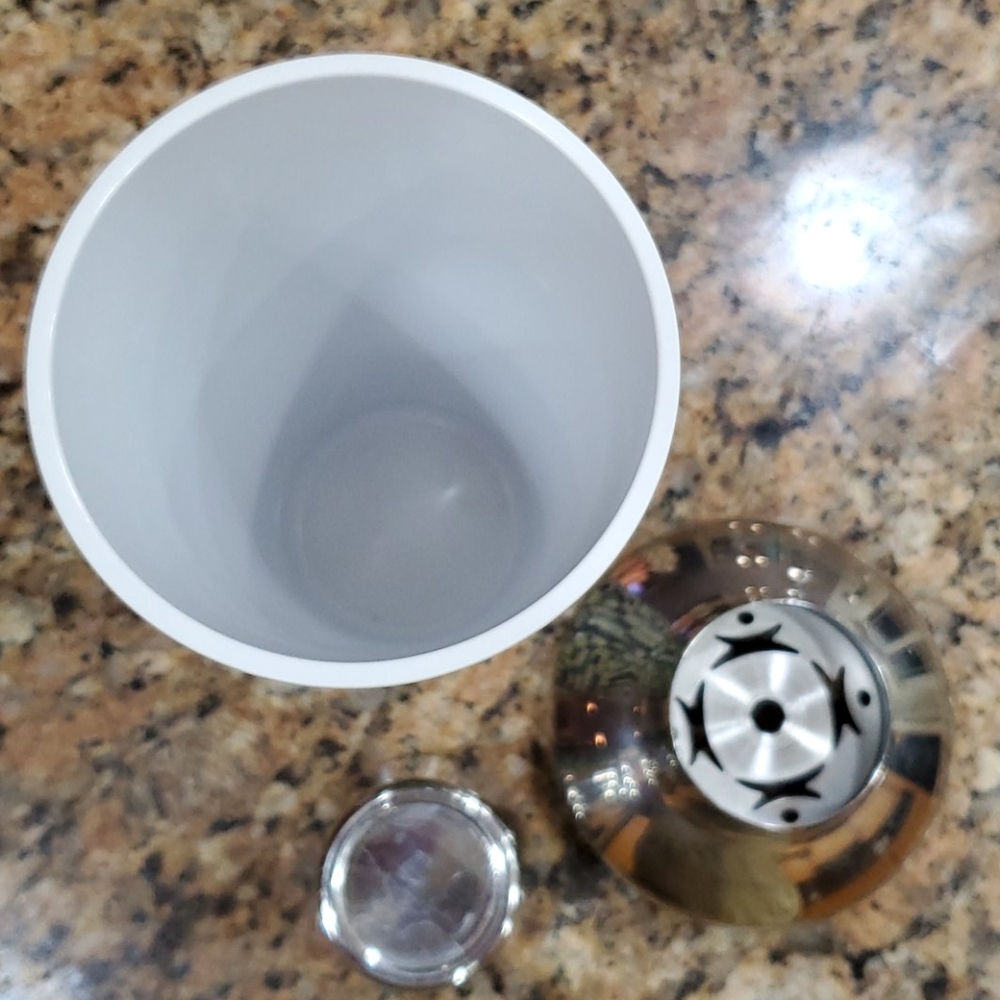 Martini Shaker - Picture 3 of 4